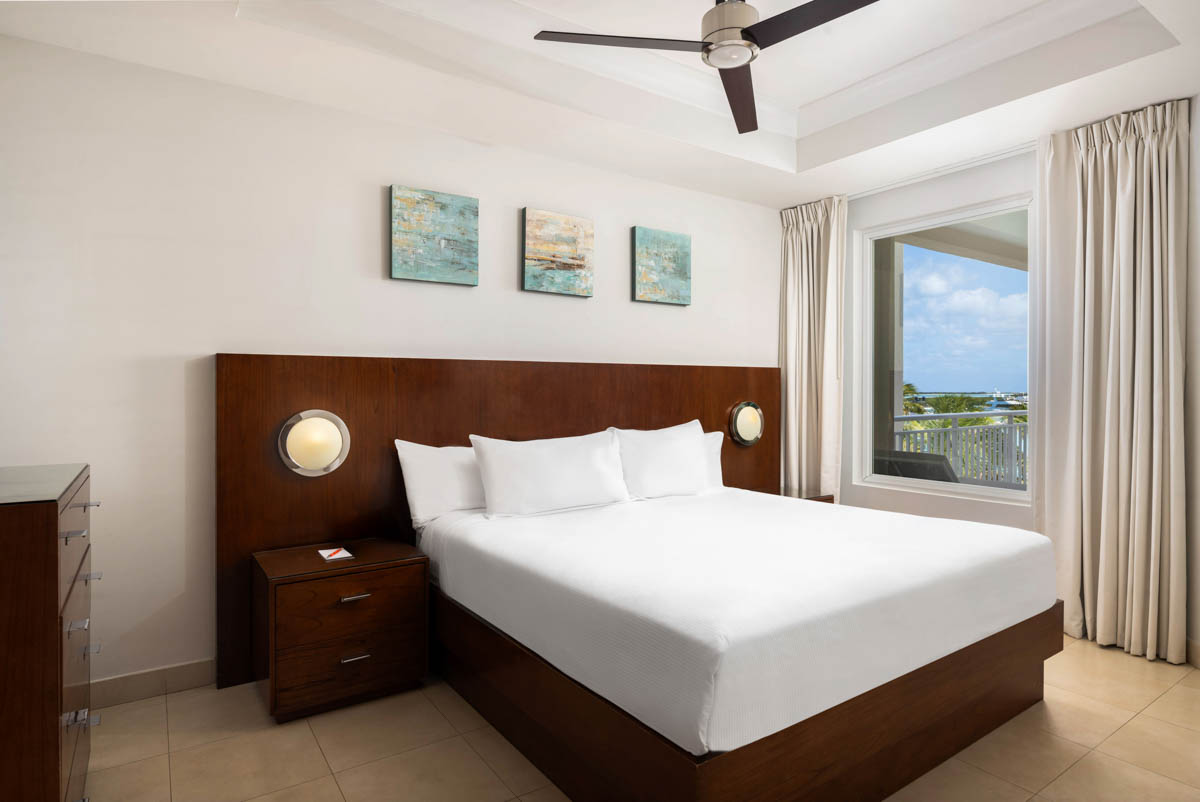 One Bedroom Oceanfront Suite - Bedroom Full
