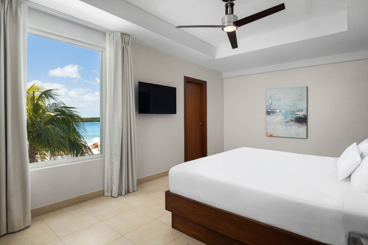 Three Bedroom Oceanfront - Second Bedroom View