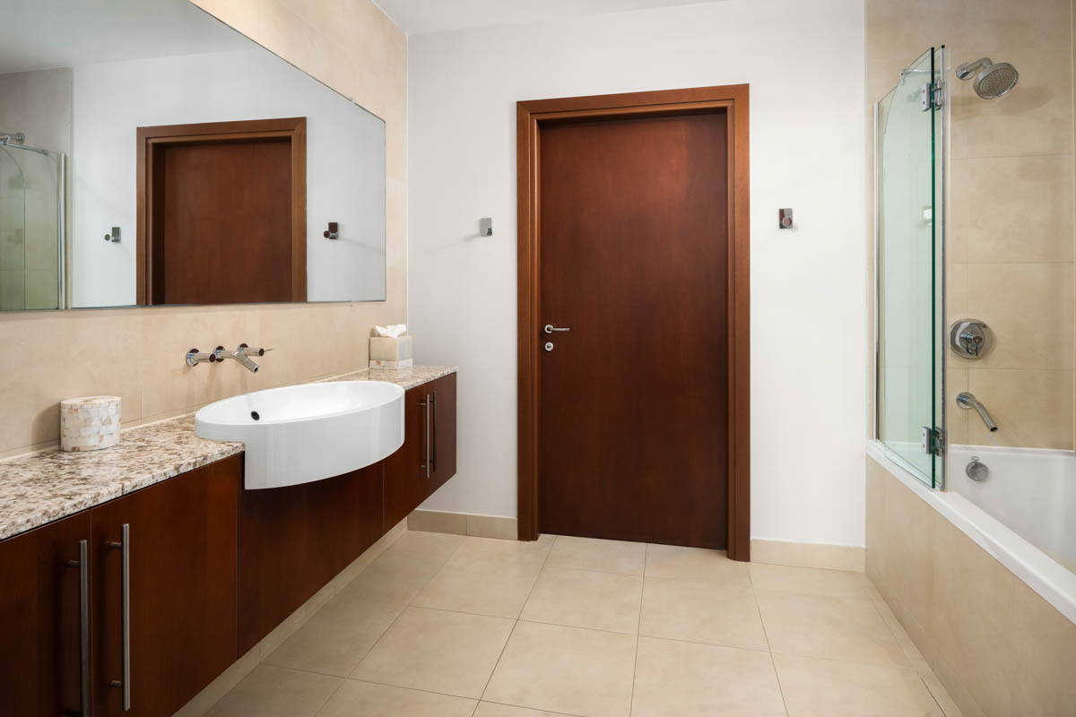 Two Bedroom Oceanfront Studio - Bathroom