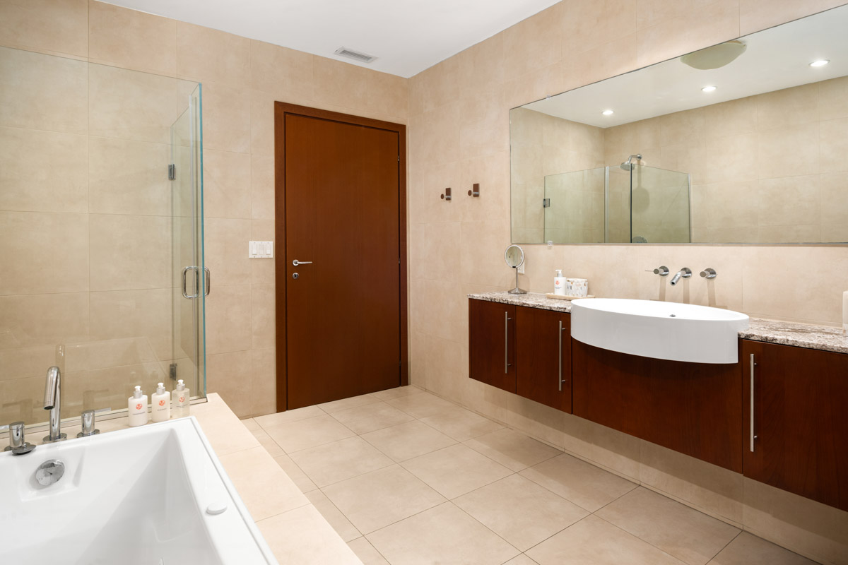 blue-haven-two-bedroom-oceanfront-terrace-penthouse-bathroom