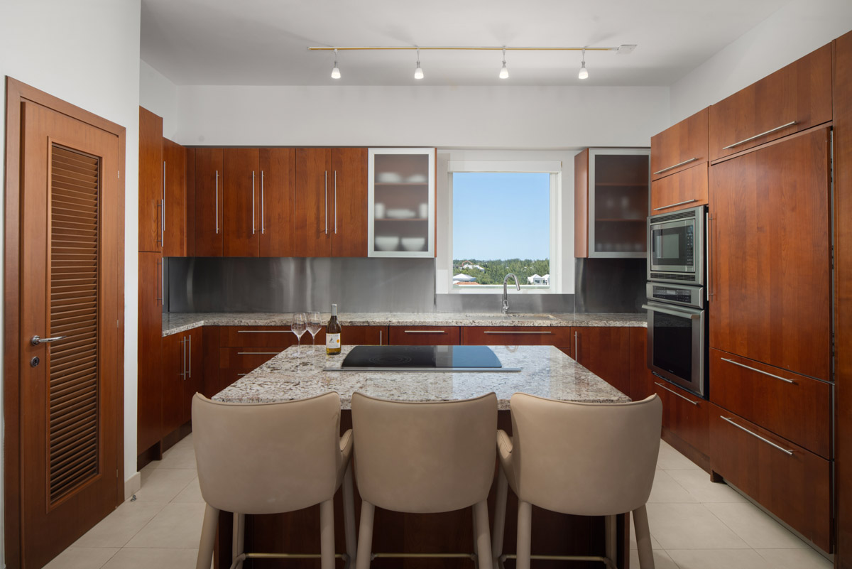 blue-haven-two-bedroom-oceanfront-balcony-penthouse-kitchen